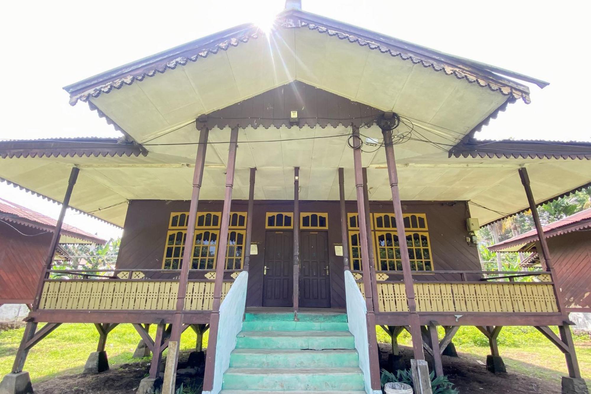 Hotel Pantai Panjang Bengkulu Redpartner Luaran gambar