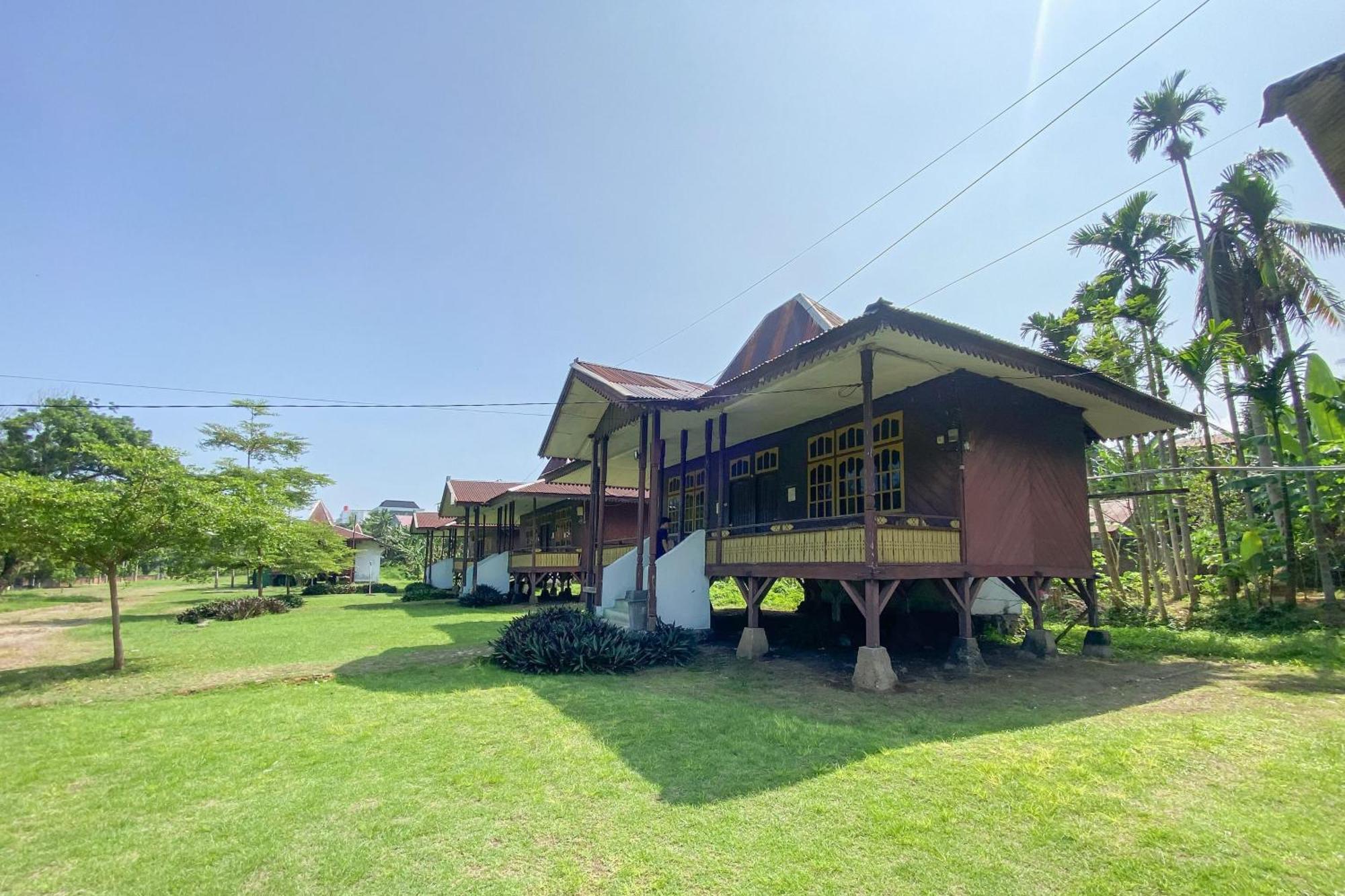 Hotel Pantai Panjang Bengkulu Redpartner Luaran gambar
